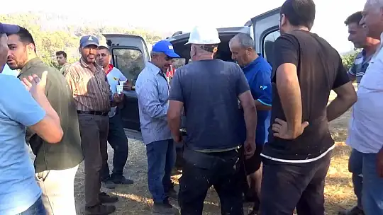 Köylü çiftten yangın söndürme ekiplerine yemek desteği