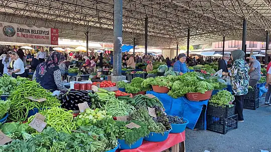 Köylü kadınlar 200 yıldır bu pazarda buluşuyor