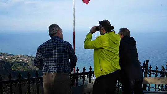 Köylülerin yaptığı teras manzarasıyla ziyaretçileri mest ediyor