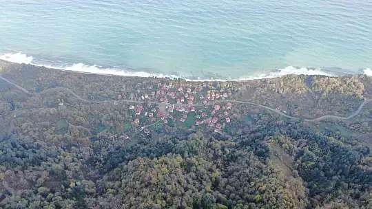 Köylülerin yaptığı teras manzarasıyla ziyaretçileri mest ediyor