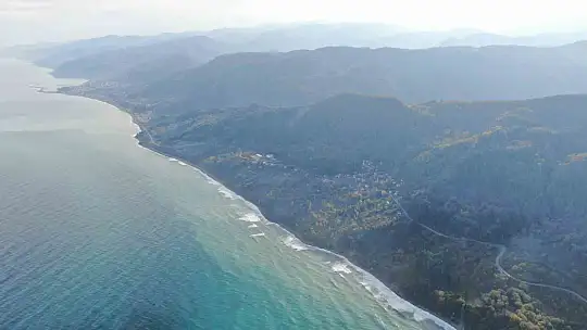 Köylülerin yaptığı teras manzarasıyla ziyaretçileri mest ediyor