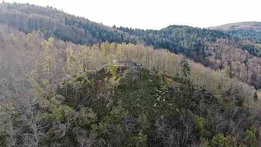 Köylülerin yaptığı teras manzarasıyla ziyaretçileri mest ediyor