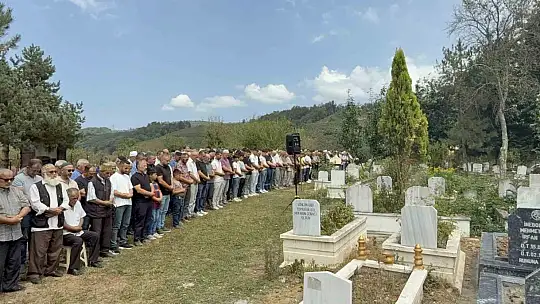 Kürek sörfü yaparken kaybolmuştu, son yolculuğuna uğurlandı