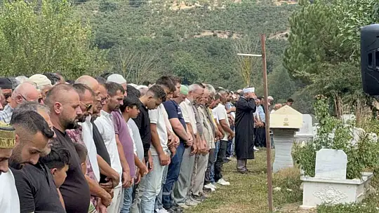 Kürek sörfü yaparken kaybolmuştu, son yolculuğuna uğurlandı