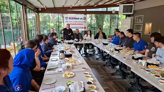 Kusursuz kafenin çalışanlarıyla bir araya geldiler