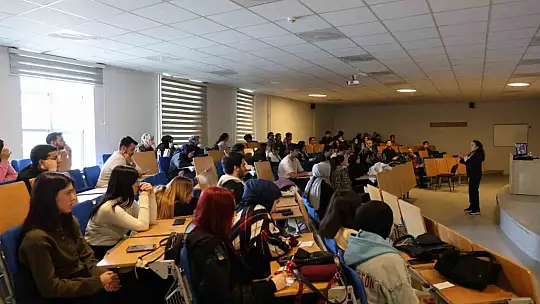 Liderliğin günümüzdeki rolü öğrencilere anlatıldı