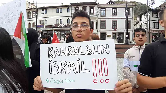 Lise öğrencileri Gazze için yürüdü