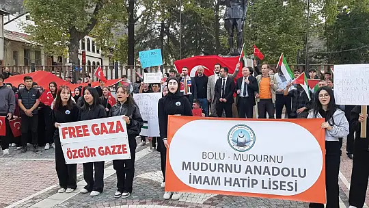 Lise öğrencileri Gazze için yürüdü