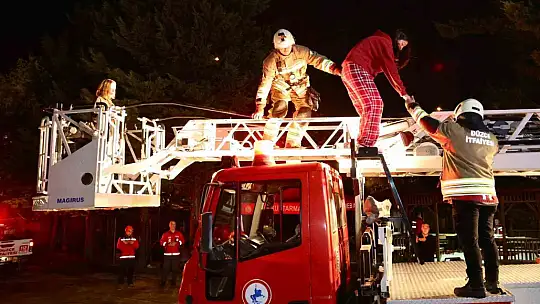 Lise pansiyonunda kurtarma tatbikatı