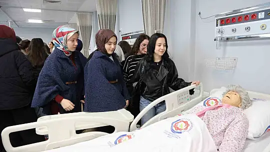 Liseli gençler Düzce Üniversitesi'nde