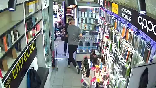 Maket bıçağıyla telefoncuya giren şahıs etkisiz hale getirildi
