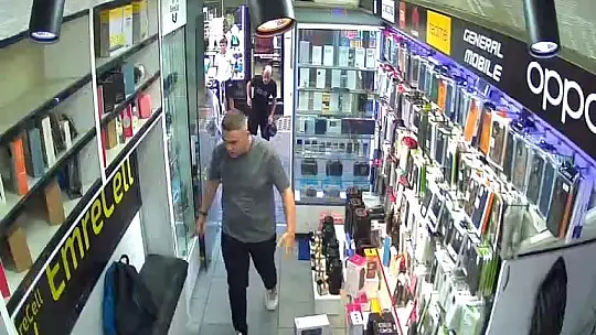 Maket bıçağıyla telefoncuya giren şahıs etkisiz hale getirildi