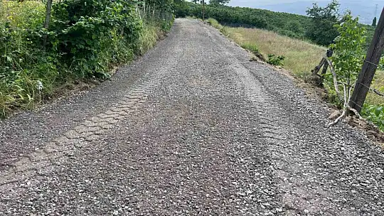 Malzemeli yol bakım çalışmaları sürüyor