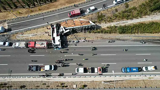 Feci kaza 11 can aldı
