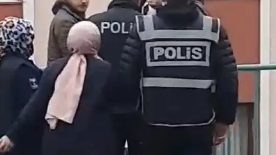 Market çalışanına