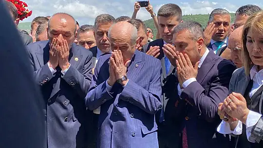MHP Lideri Bahçeli, Ülkücü Şehitler Anıtı'nı ziyaret etti