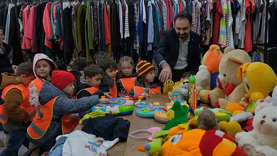 Minik ellerden, büyük destek eli