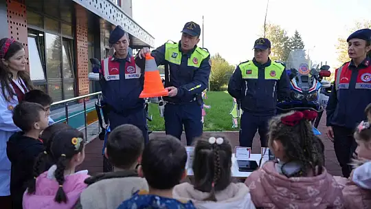 Minik öğrenciler hem eğlendi hem öğrendi