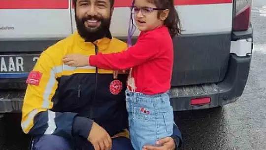 Minik öğrencilere ambulans tanıtımı