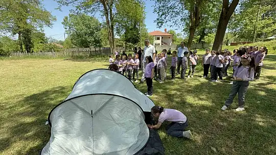 Minik öğrencilerin kamp sevgisi