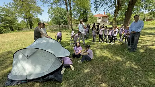 Minik öğrencilerin kamp sevgisi