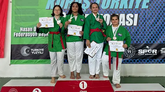 Minik sporcular 8 madalya kazandı