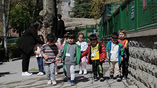 Minikler Evcil Hayvan Parkı'nı gezdi