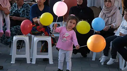 Miniklere festival tadında karne şenliği