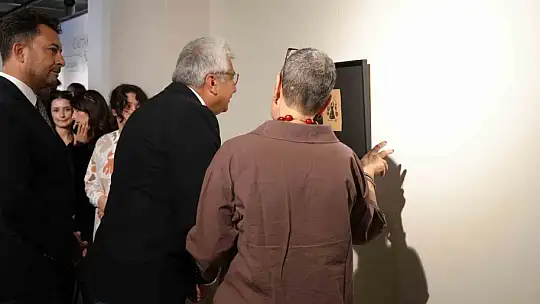 Mitolojik öğelerin sanatla buluştuğu sergiye büyük ilgi