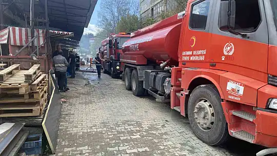 Mobilya atölyesinde korkutan yangın