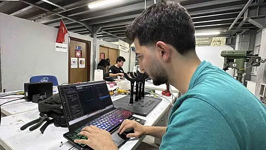 Motorunu da ışığını da kendileri ürettiler, su altında zirve için yarışacak