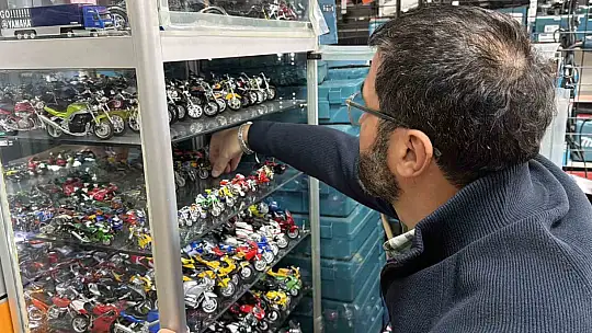 Motosiklet tutkusunu koleksiyona çevirdi