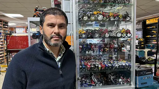 Motosiklet tutkusunu koleksiyona çevirdi