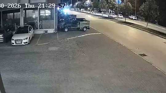 Motosikletle büyükbaş hayvana çarptı