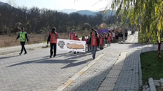 Mudurnu'da öğrenciler erozyon farkındalığı için yürüdü