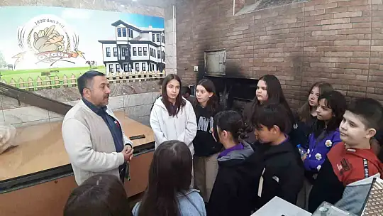 Mudurnu'da öğrenciler taş fırında fırıncılık mesleğini öğrendi