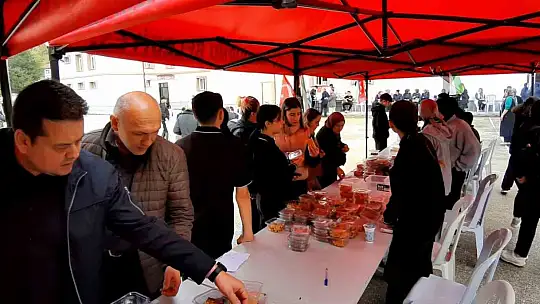 Gazze'ye anlamlı destek: 70 bin lira toplandı