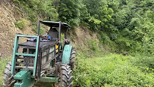 Nişanlı çifti ayıran kazada uçuruma yuvarlanan araç 7 saatlik çalışmayla çıkartıldı
