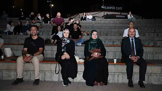 Nostalji ve kahkaha bir arada