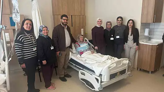 Odun toplarken düşen ve omuzu çıkan hasta, kapalı yöntemle ameliyat edildi