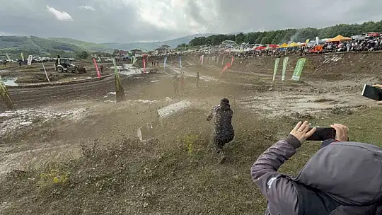 Off-Road yarışları nefes kesti