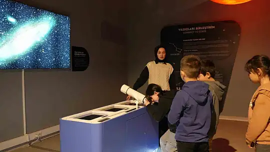 Öğrenciler bilimle tanıştırıyor