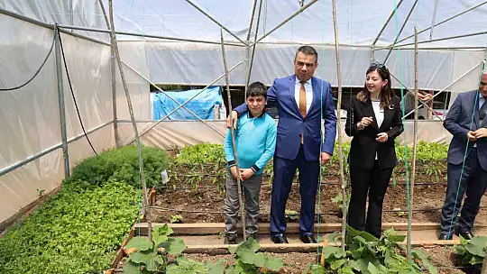 Öğrenciler bu bahçede sebze ve meyve yitiştirecek