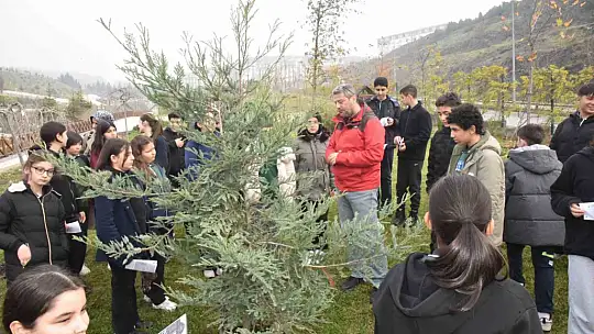 Öğrenciler hayvan müzesini ilgi ile gezdi
