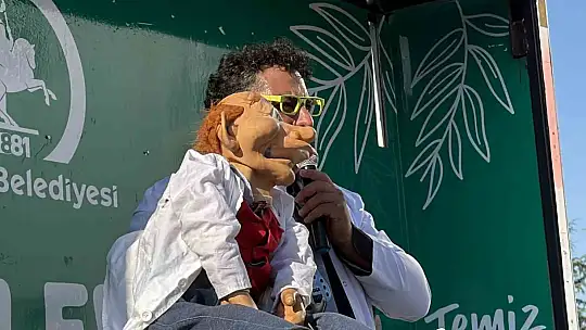 Öğrenciler hem eğlendi hem temizlik yaptı