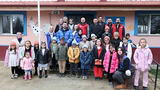 Öğrenciler kendi elleriyle ördü