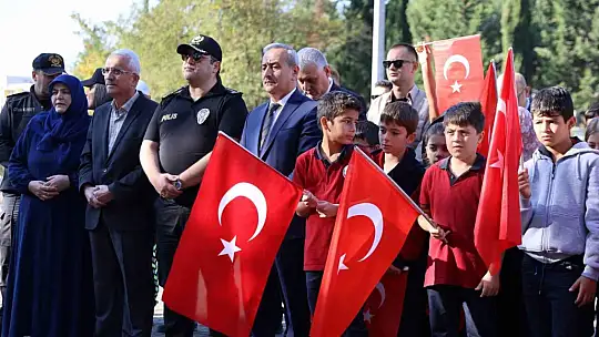 Öğrenciler Şehit Alican Öztürk'ün kabri başında dualarla andı