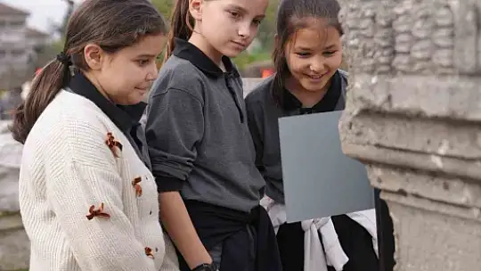 Öğrenciler tarihi dokuyu hayranlıkla inceledi