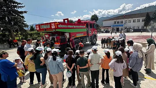 Öğrencilere orman yangınlarıyla mücadele anlatıldı