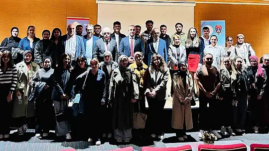 Öğrencilerin mesleki gelişimine katkı sunuyor